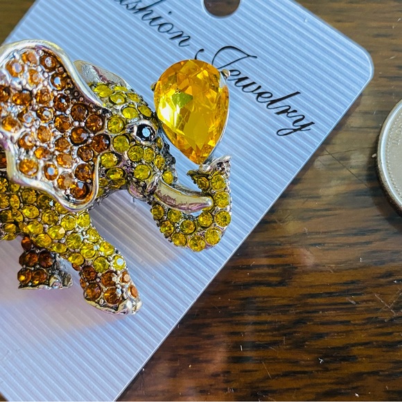 Rhinestone Yellow Elephant Brooch - Picture 1 of 2
